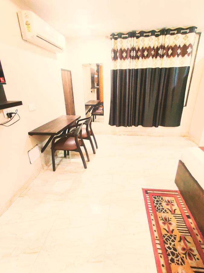 Hotel Amour By Rpi Nuova Delhi Esterno foto